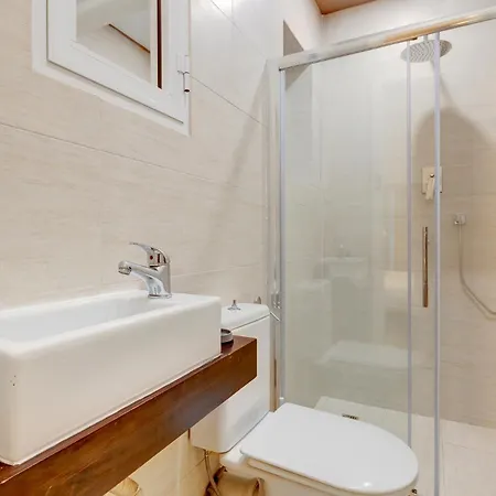 Tranquil 1 Bedroom In The Heart Of Lejlighed