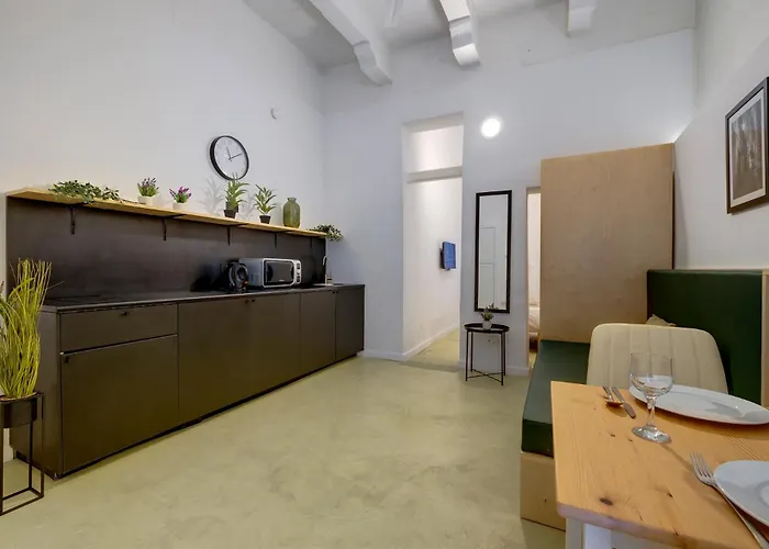 Tranquil 1 Bedroom In The Heart Of