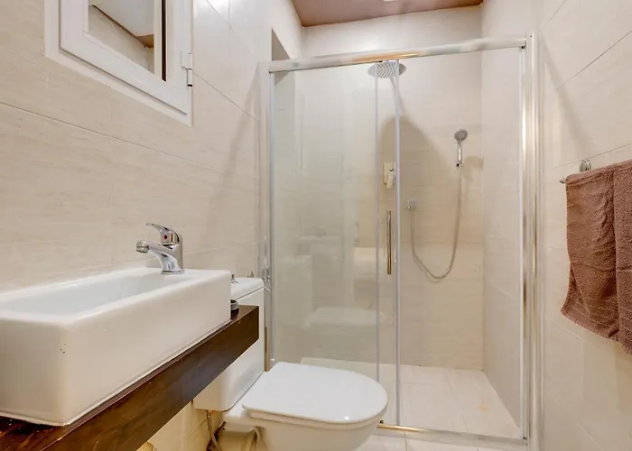 Tranquil 1 Bedroom In The Heart Of Apartament *